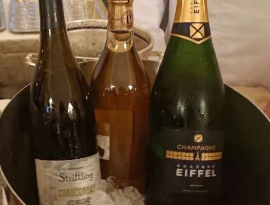 法国大家眷协会于十月一号在巴黎主持“拿破仑亚洲盛筵盛宴”携各大家眷邀两岸三地本族共谱团圆乐章