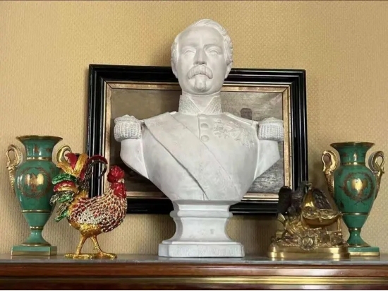 法国大家眷协会于十月一号在巴黎主持“拿破仑亚洲盛筵盛宴”携各大家眷邀两岸三地本族共谱团圆乐章