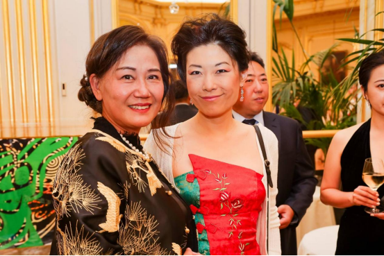 法国大家眷协会于十月一号在巴黎主持“拿破仑亚洲盛筵盛宴”携各大家眷邀两岸三地本族共谱团圆乐章