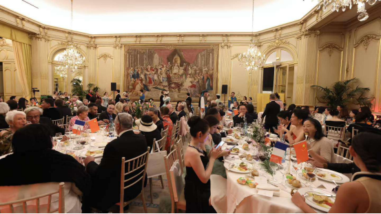 法国大家眷协会于十月一号在巴黎主持“拿破仑亚洲盛筵盛宴”携各大家眷邀两岸三地本族共谱团圆乐章