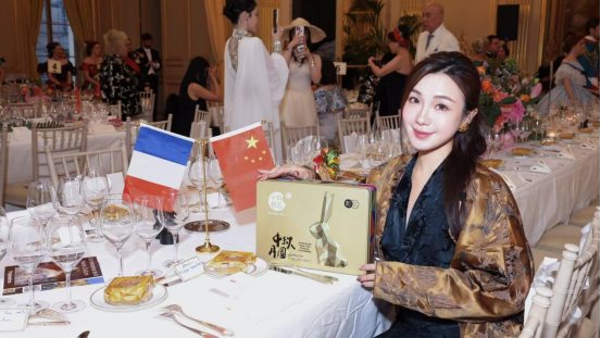 法国大家眷协会于十月一号在巴黎主持“拿破仑亚洲盛筵盛宴”携各大家眷邀两岸三地本族共谱团圆乐章