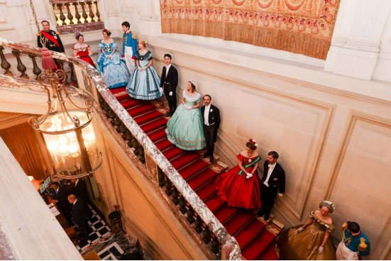 法国大家眷协会于十月一号在巴黎主持“拿破仑亚洲盛筵盛宴”携各大家眷邀两岸三地本族共谱团圆乐章